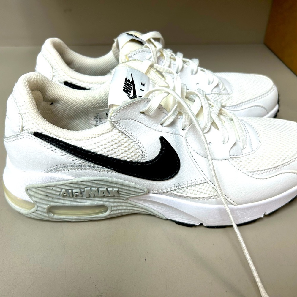 Nike Air Max Excee Running Shoes sz9